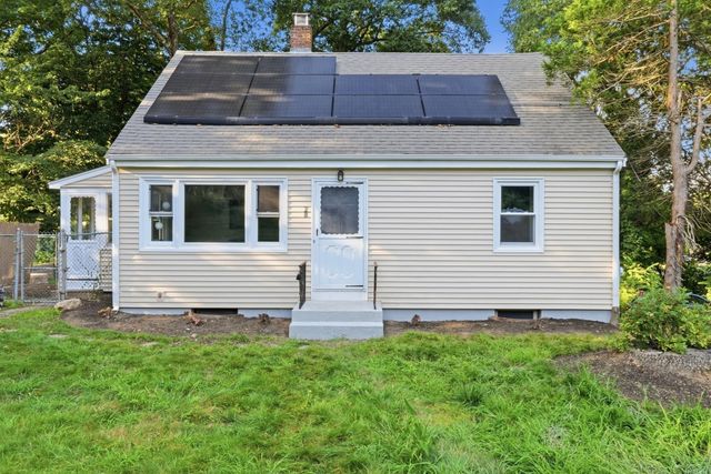 28 Mulberry Ln, Ashland, MA 01721