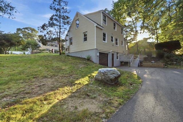 28 Mulberry Ln, Ashland, MA 01721