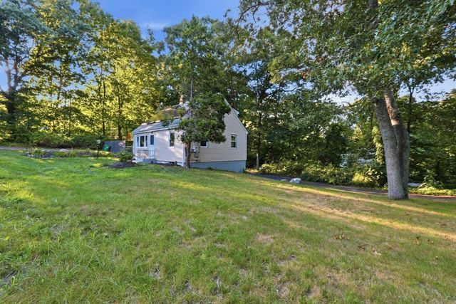 28 Mulberry Ln, Ashland, MA 01721