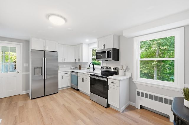 28 Mulberry Ln, Ashland, MA 01721