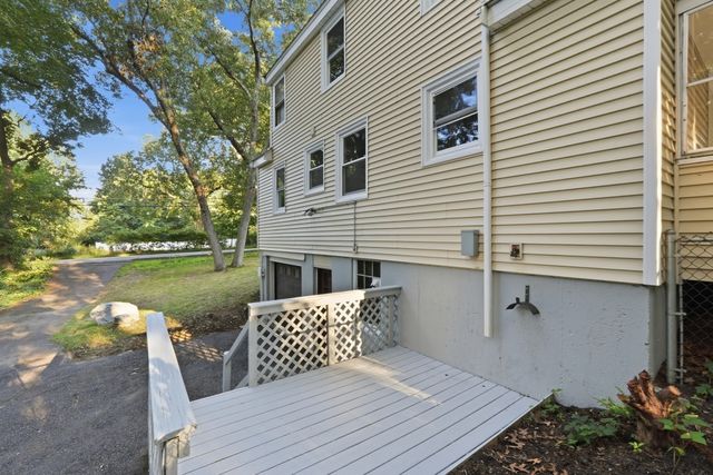 28 Mulberry Ln, Ashland, MA 01721