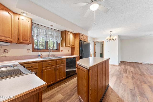 13 Mohawk Trail, Queensbury, NY 12804