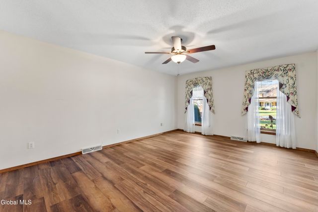 13 Mohawk Trail, Queensbury, NY 12804