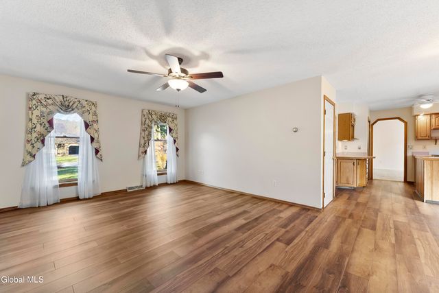 13 Mohawk Trail, Queensbury, NY 12804