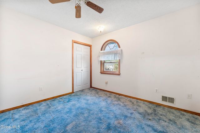 13 Mohawk Trail, Queensbury, NY 12804