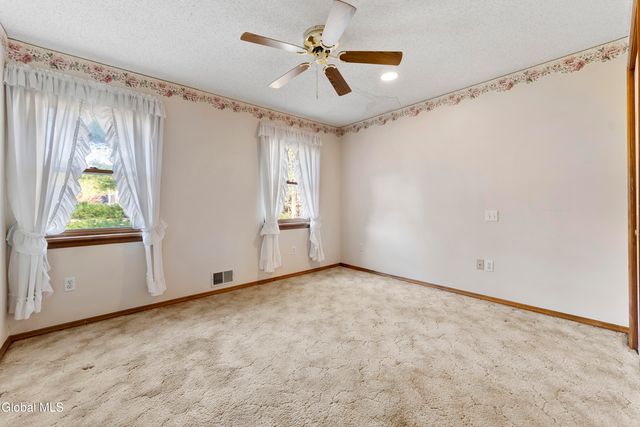 13 Mohawk Trail, Queensbury, NY 12804