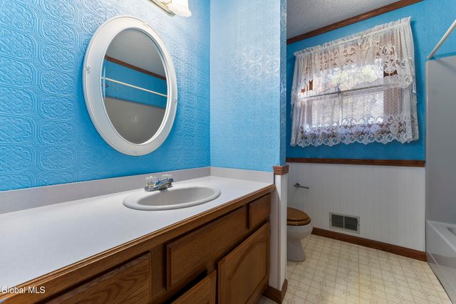 13 Mohawk Trail, Queensbury, NY 12804