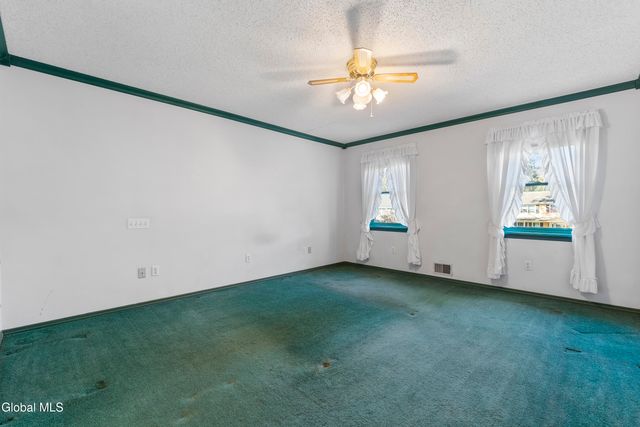 13 Mohawk Trail, Queensbury, NY 12804