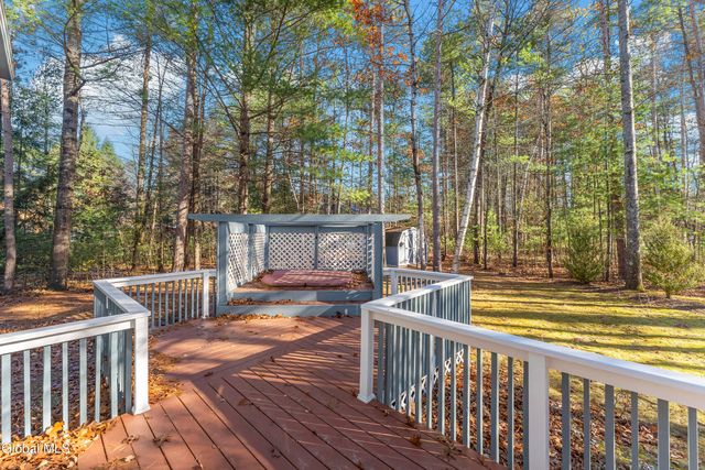 13 Mohawk Trail, Queensbury, NY 12804