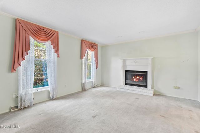 13 Mohawk Trail, Queensbury, NY 12804