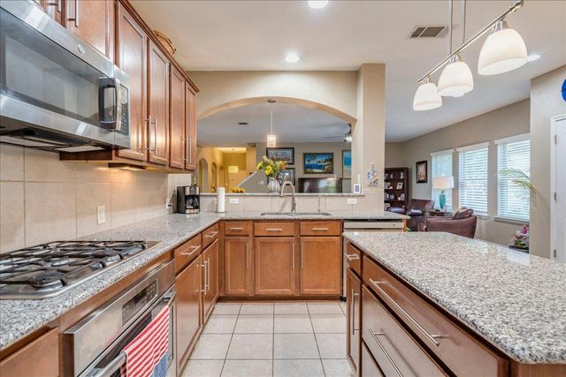 172 Mistflower LN, Kyle, TX 78640