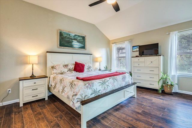 172 Mistflower LN, Kyle, TX 78640