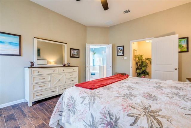 172 Mistflower LN, Kyle, TX 78640