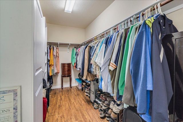 172 Mistflower LN, Kyle, TX 78640