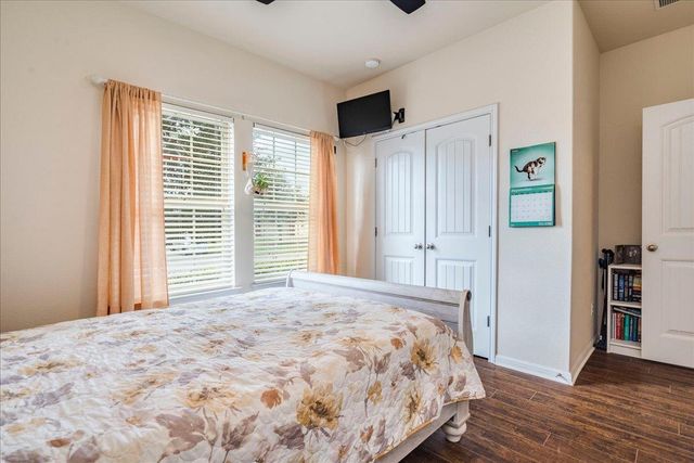 172 Mistflower LN, Kyle, TX 78640