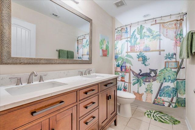 172 Mistflower LN, Kyle, TX 78640