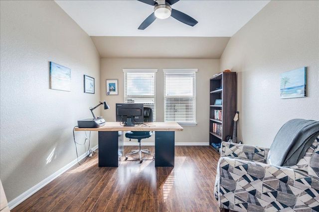172 Mistflower LN, Kyle, TX 78640