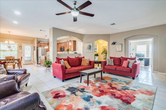 172 Mistflower LN, Kyle, TX 78640