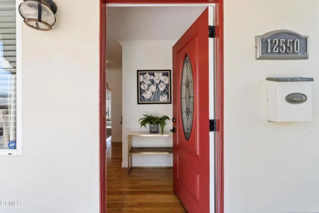 12550 Cantara Street, Los Angeles, CA 91605