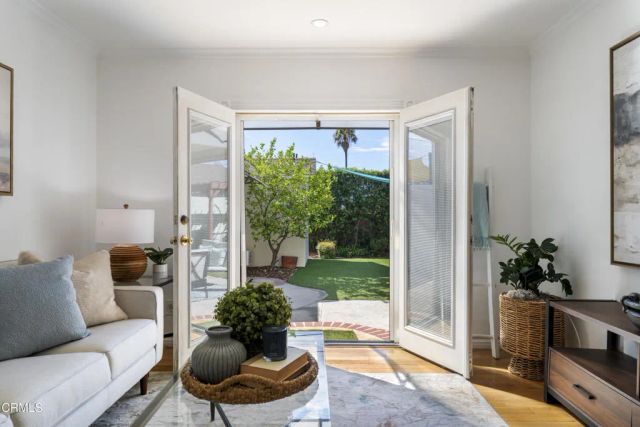12550 Cantara Street, Los Angeles, CA 91605
