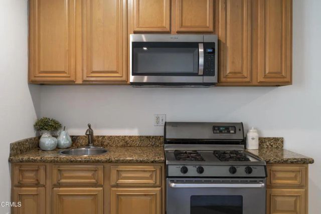 12550 Cantara Street, Los Angeles, CA 91605