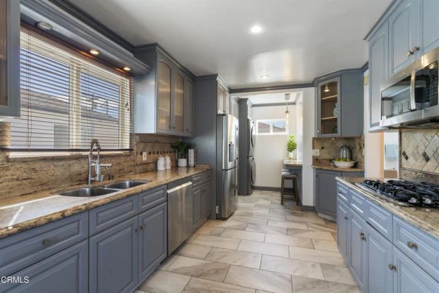 12550 Cantara Street, Los Angeles, CA 91605