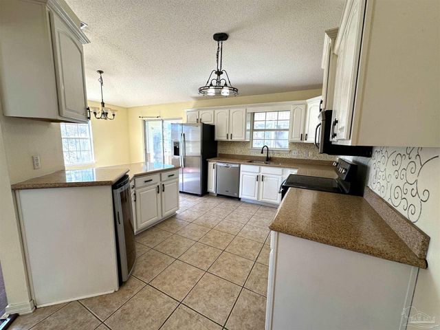 8096 Castle Pointe Way, Pensacola, FL 32506