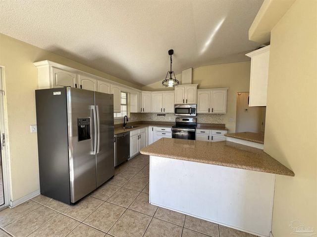 8096 Castle Pointe Way, Pensacola, FL 32506