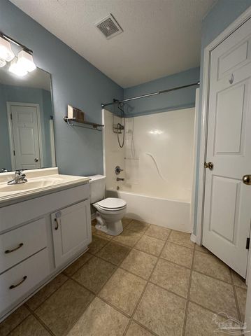 8096 Castle Pointe Way, Pensacola, FL 32506