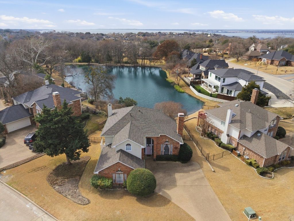 5204 Yacht Club Drive, Rockwall, TX 75032