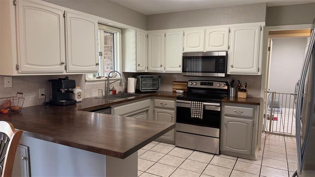 1708 Wilshire Dr, Duncan, OK 73533