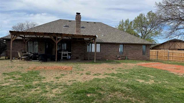 1708 Wilshire Dr, Duncan, OK 73533