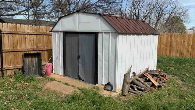 1708 Wilshire Dr, Duncan, OK 73533