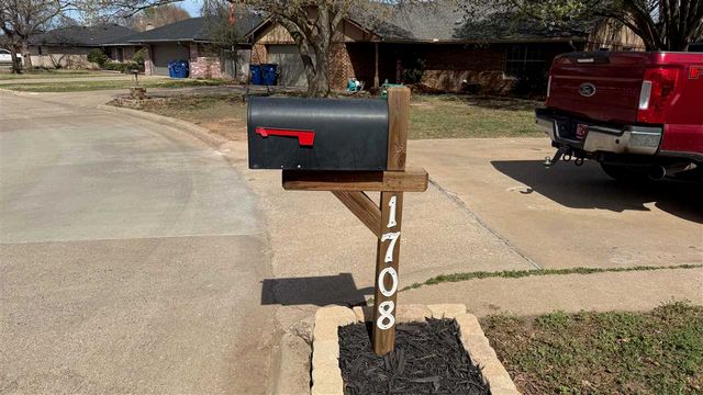 1708 Wilshire Dr, Duncan, OK 73533