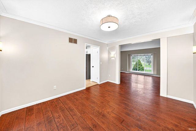 50976 Pine Ridge Drive, Granger, IN 46530