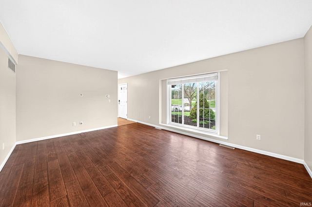 50976 Pine Ridge Drive, Granger, IN 46530