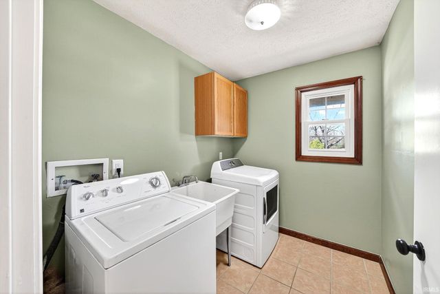 50976 Pine Ridge Drive, Granger, IN 46530
