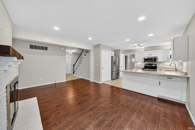 50976 Pine Ridge Drive, Granger, IN 46530