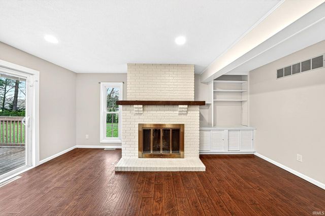 50976 Pine Ridge Drive, Granger, IN 46530