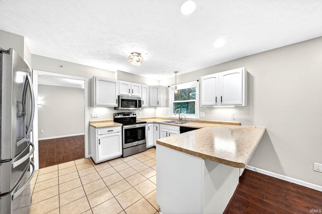 50976 Pine Ridge Drive, Granger, IN 46530