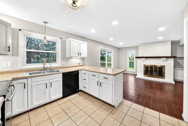 50976 Pine Ridge Drive, Granger, IN 46530