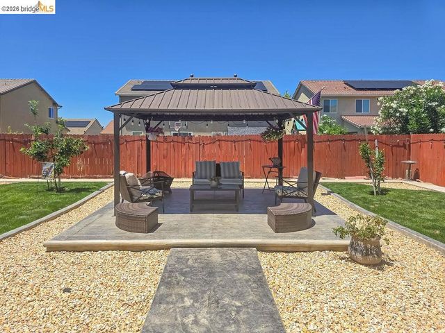 2371 Cornwall Ave, Manteca, CA 95337