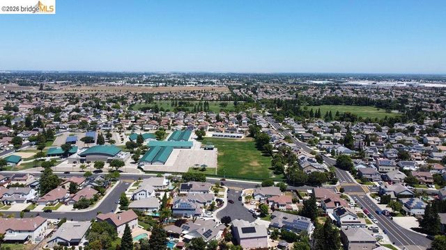 2371 Cornwall Ave, Manteca, CA 95337