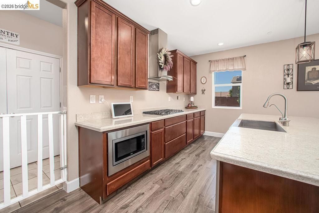 Image 13 of property listing at 2371 Cornwall Ave, Manteca, CA 95337