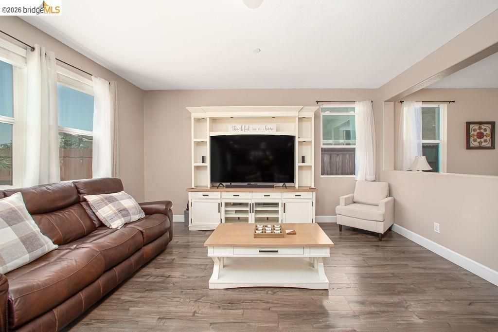 Image 17 of property listing at 2371 Cornwall Ave, Manteca, CA 95337
