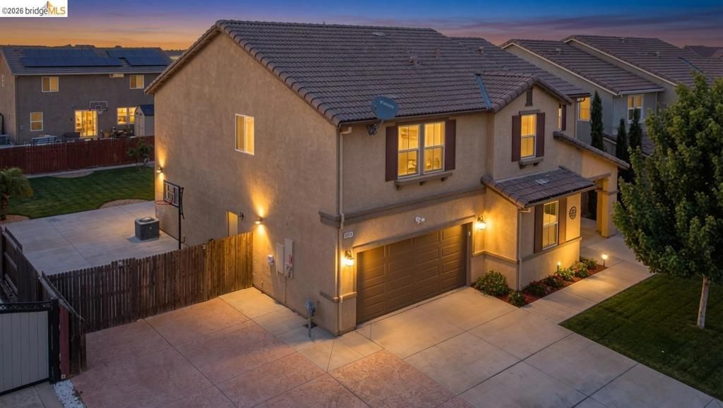 Image 3 of property listing at 2371 Cornwall Ave, Manteca, CA 95337