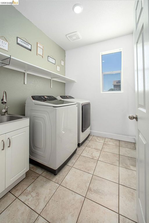 Image 39 of property listing at 2371 Cornwall Ave, Manteca, CA 95337