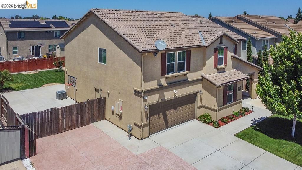 Image 4 of property listing at 2371 Cornwall Ave, Manteca, CA 95337