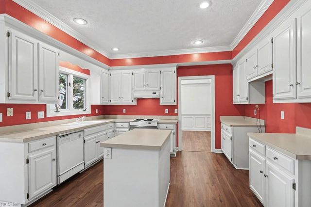 104 Compass CT, Yorktown, VA 23693