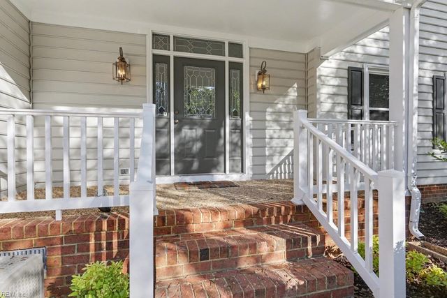 104 Compass CT, Yorktown, VA 23693
